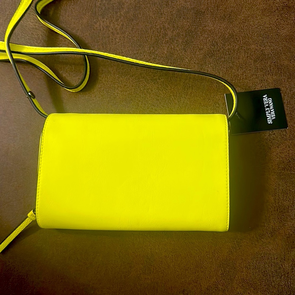 Simply Vera Vera Wang, yellow handbag signature mini crossbody. New! With tags! - Picture 4 of 5